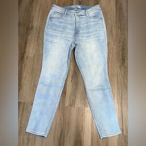 Women's Old Navy Extra High Rise Rockstar Super Skinny Light Jeans